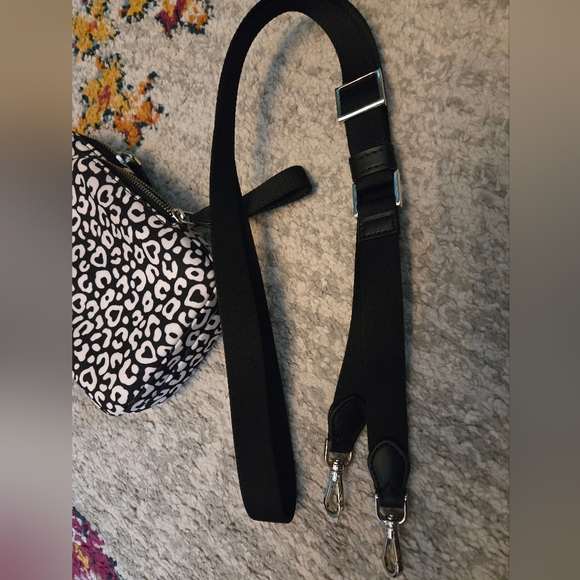 Leopard Print Crossbody Bag - Picture 6 of 6